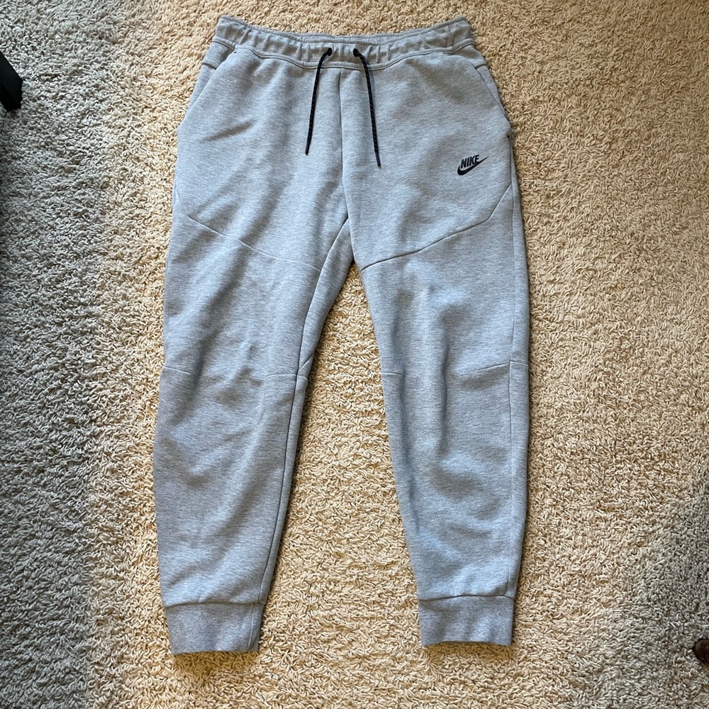 Nike tech fleece pants